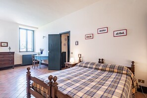 5 Schlafzimmer, Bügeleisen/Bügelbrett, Internetzugang, Bettwäsche