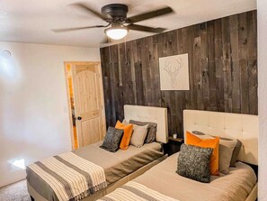 4 bedrooms, travel crib, free WiFi