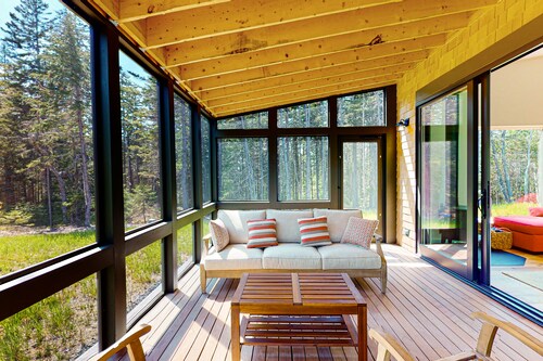 Quiet, modern, dog-friendly home with ocean views, private trails & firepit