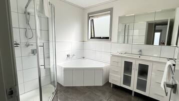 Towels, soap, shampoo, toilet paper