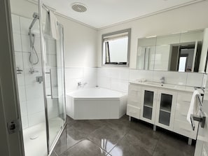 Towels, soap, shampoo, toilet paper