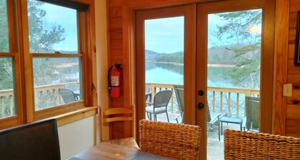 Lakefront Cabin - Dock, Kayaks, Hot Tub, Game room, 2 King Beds