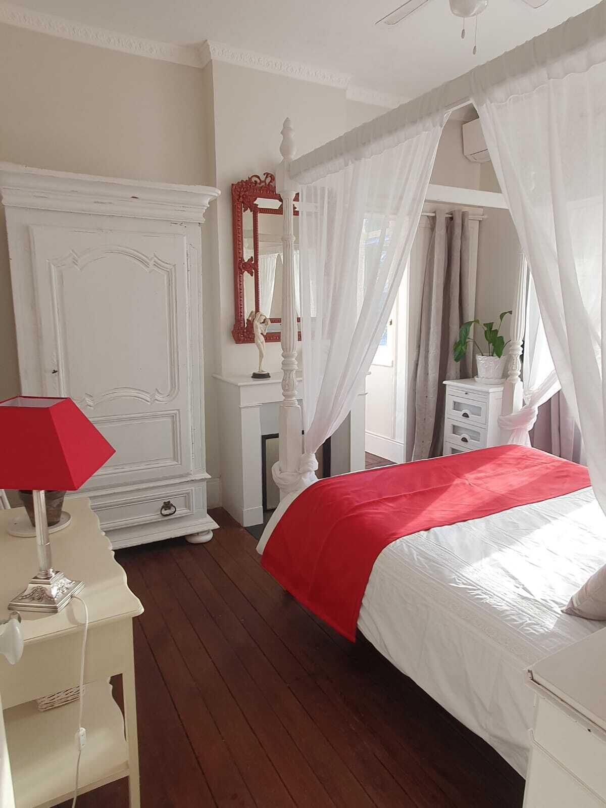 2 chambres, fer et planche à repasser, Wi-Fi gratuit, draps fournis