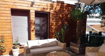 CHAMBRE D'HOTE LA VILLA ROXANE OR THE CHARM OF YESTERYEAR