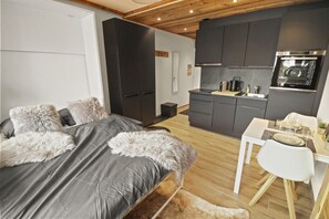 1 bedroom, iron/ironing board, free WiFi, bed sheets - Nice studio with free parking (Crans-Montana)