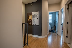4 habitaciones, escritorio, tabla de planchar con plancha y wifi gratis