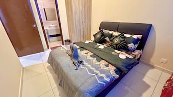 Apartment, 2 Bedrooms | 1 bilik tidur, seterika/papan seterika, cadar katil