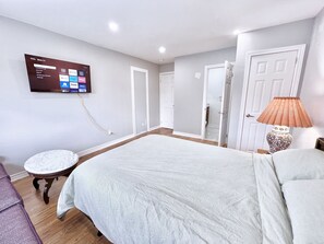 高級雙人房 | 高級寢具、獨特裝修、書桌、手提電腦工作空間