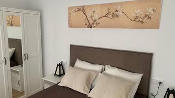 3 makuuhuonetta, silitysrauta/-lauta, vauvan matkasÀnky, ilmainen Wi-Fi