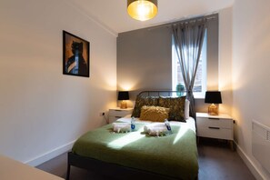 1 chambre, fer et planche Ă repasser, Wi-Fi gratuit, draps fournis