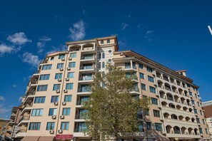 Exterior - MENADA * KAROLINA * Apartment with Pool View (Sunny Beach)