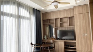 Deluxe Double Room | Hypo-allergenic bedding available, minibar, desk, laptop workspace - Cam Phu Quoc Hotel (Phu Quoc)
