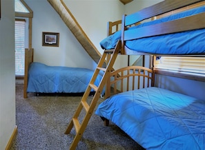 Individually decorated, individually furnished, iron/ironing board - The Hideaway Hostel near Yellowstone (Island Park)