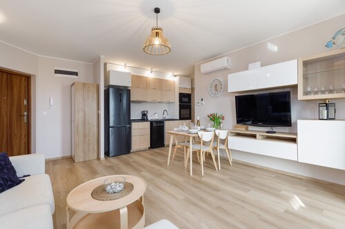 Apartment with Terrace | Air Conditioning, Parking, Close to the Beach