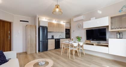 Apartment with Terrace | Air Conditioning, Parking, Close to the Beach