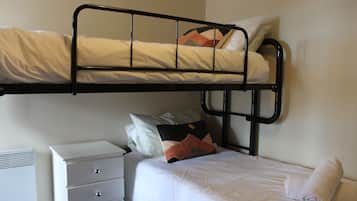 2 bedrooms, free WiFi, bed sheets