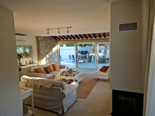 Private villa a short walk to Calella