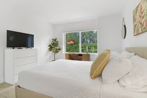 3 bedrooms, desk, iron/ironing board, travel cot