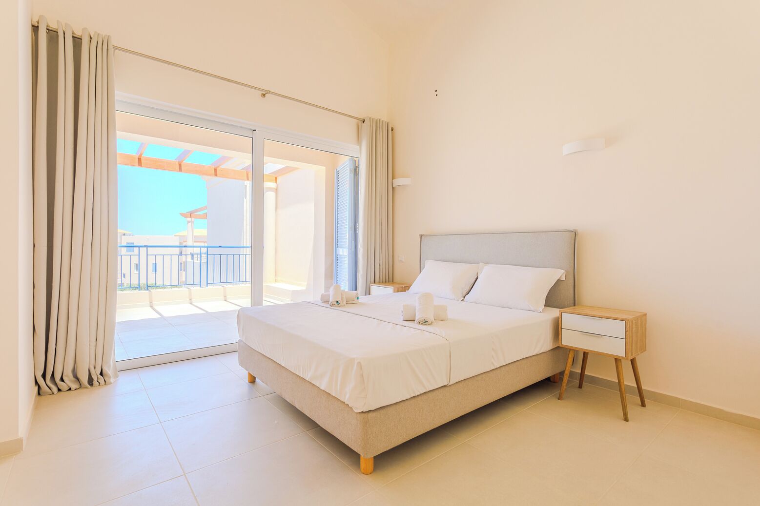 Penthouse, 4 Bedrooms, Pool View | Free WiFi, bed sheets