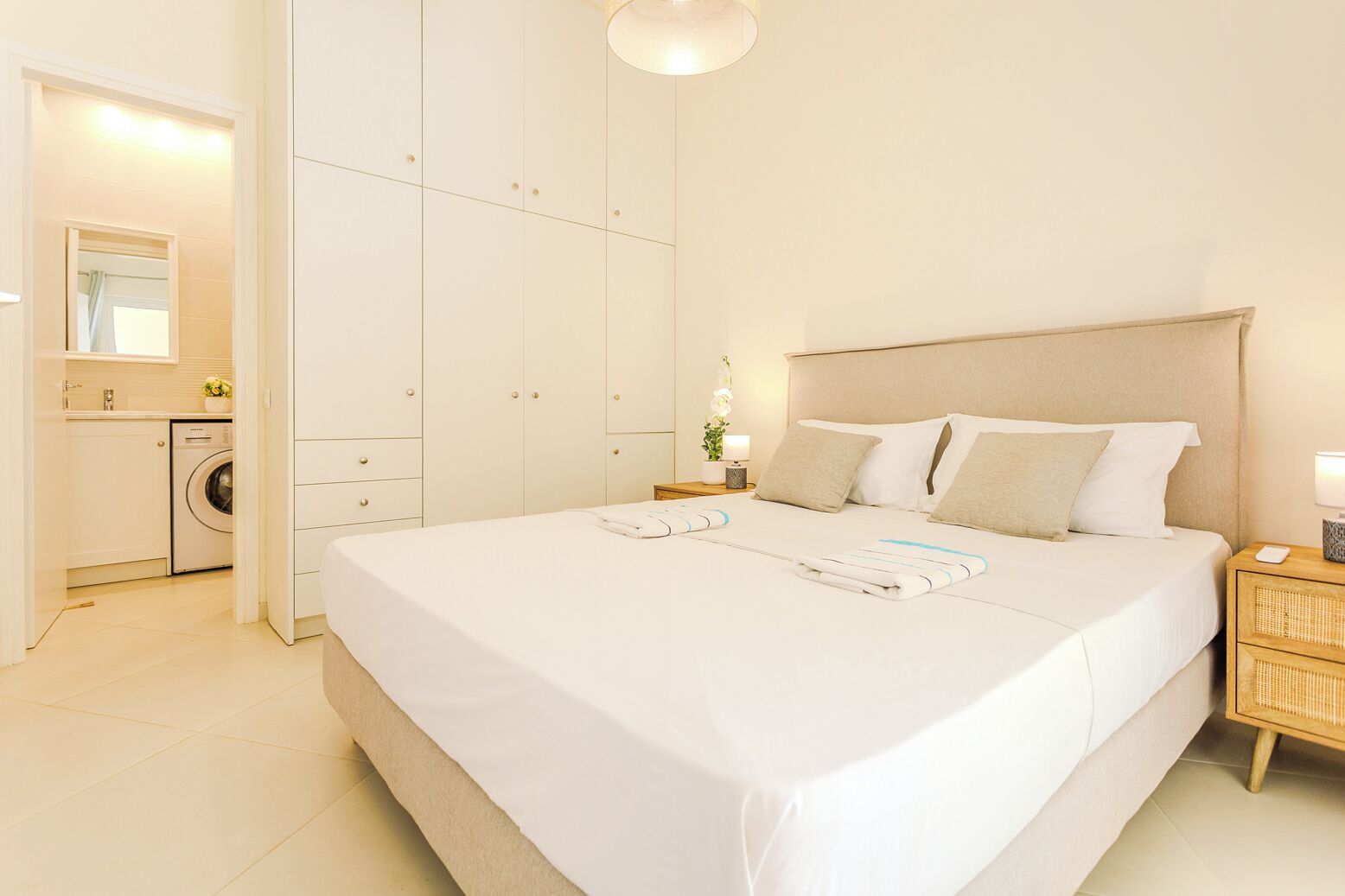 Basic Apartment | Free WiFi, bed sheets