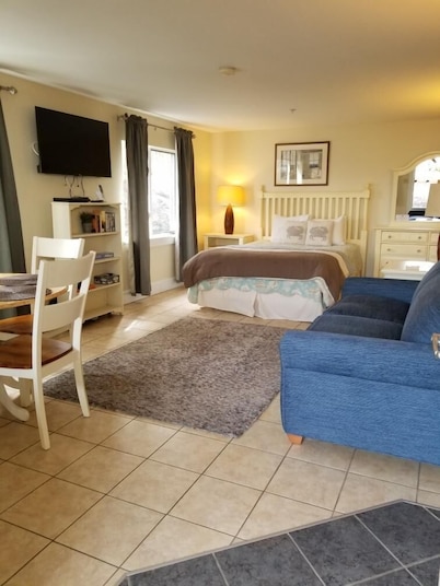 Studio with kitchenette Sheepscot Harbour Studio #207