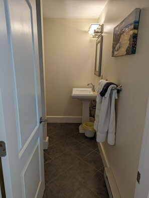 Unclassified image, 2 of 7, button - Waterfront studio with kitchen & Wi-Fi Sheepscot Harbour Studio #210 (Edgecomb)