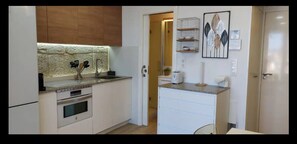 Réfrigérateur, micro-ondes, four, lave-vaisselle