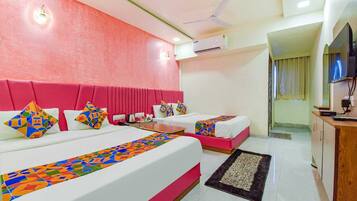 Family Room | Soundproofing, free WiFi, bed sheets