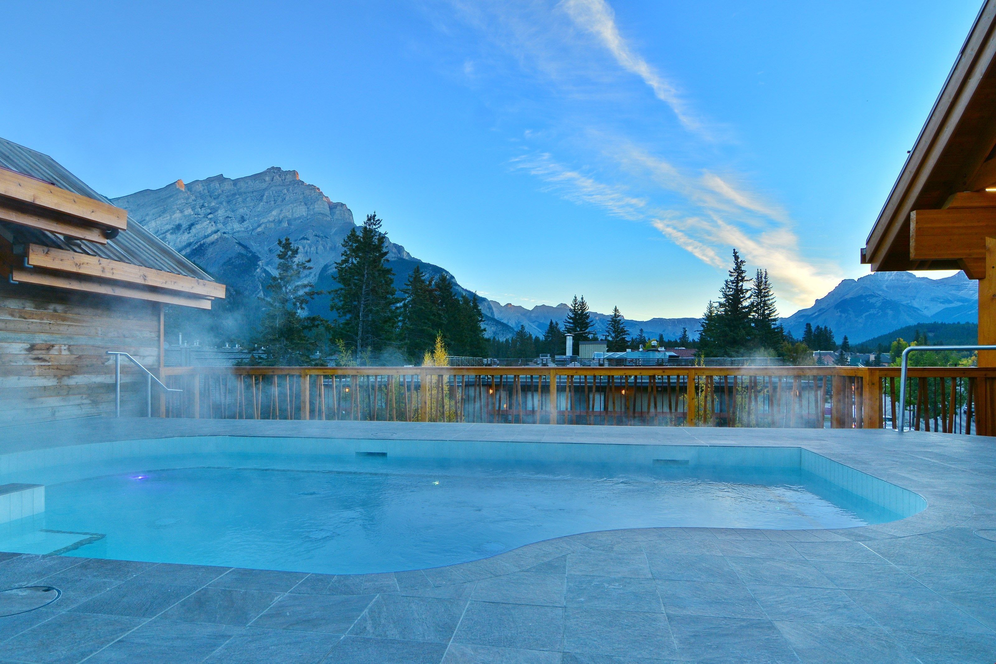 Enjoy the excellent on-site amenities and beautiful mountain views