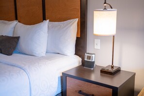 1 bedroom, in-room safe, iron/ironing board, free WiFi