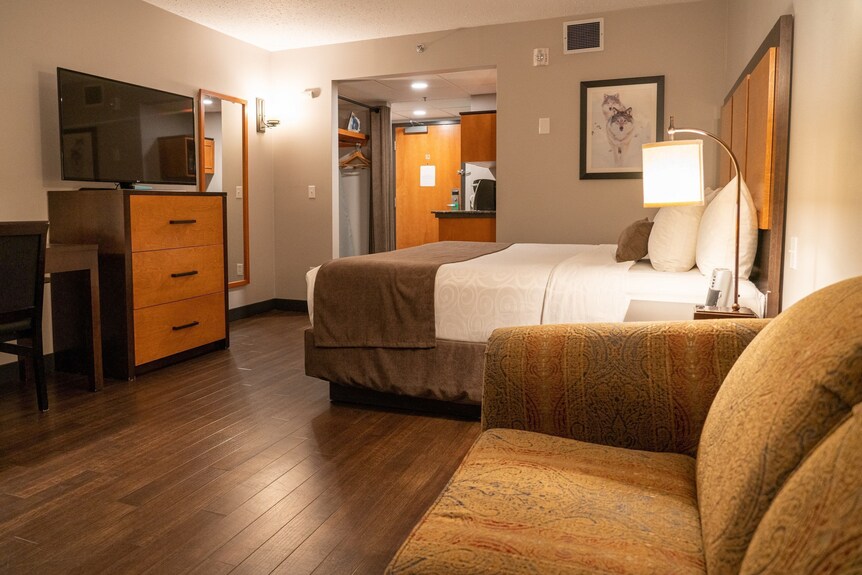 Cozy Suite With Free Breakfast + Hot Tub Access - Canmore