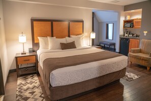 1 soveværelse, pengeskab på værelset, strygejern/strygebræt