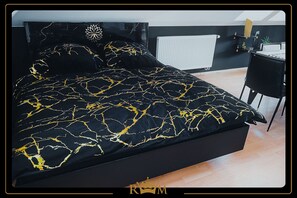 1 bedroom, desk, free WiFi, bed sheets - Apartment up to 7 people - Ideal for couples & families (Hlavní mesto Praha)