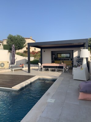 Piscine extérieure, piscine chauffée