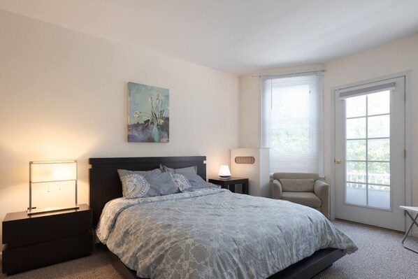 3 bedrooms, desk, iron/ironing board, free WiFi