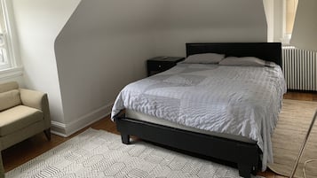 2 bedrooms, desk, free WiFi, bed sheets