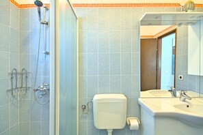 Bruser, håndklæder, Sæbe, Toiletpapir