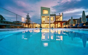 Property grounds - Rodo Seafront Villa with private pool (Hersonissos)