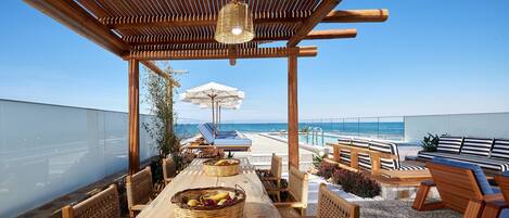 Luxury Villa, 6 Bedrooms | Dining room