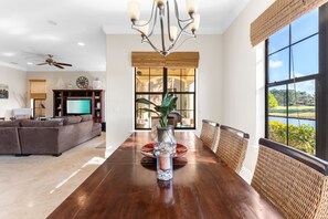 Smart TV - 3BR Beach Villa w/6-Seat GOLF CART! Near Pool & Baytowne. Covered Patio. Tram (Miramar Beach)