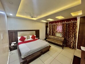 标准房 | 办公桌、隔音、免费 WiFi