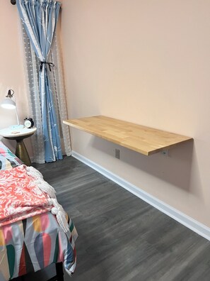 3 bedrooms, desk, iron/ironing board, free WiFi
