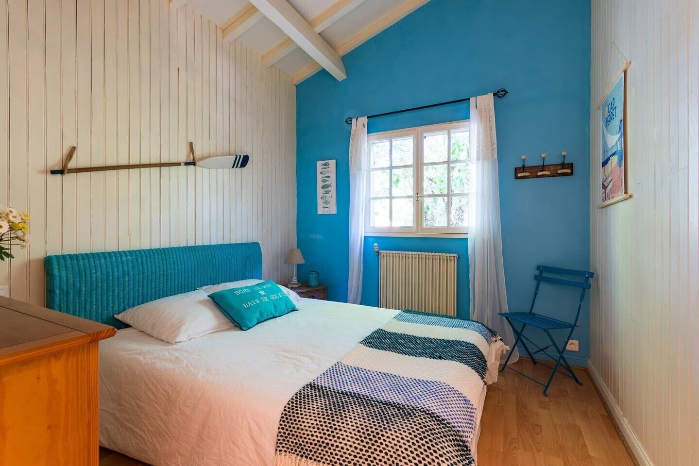 5 bedrooms, iron/ironing board, free WiFi, bed sheets