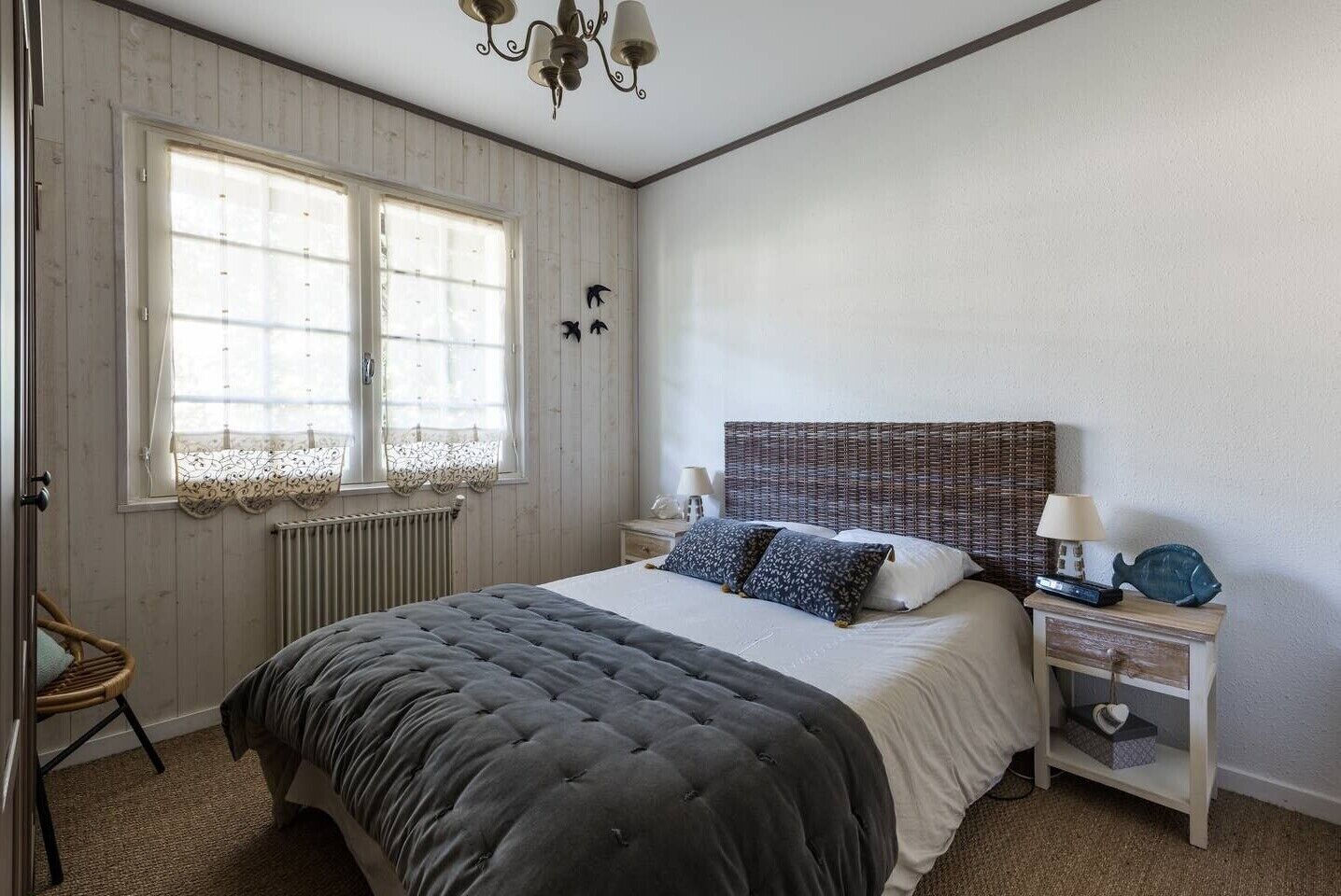 5 quartos, ferros/tábuas de passar roupa, Wi-Fi de cortesia