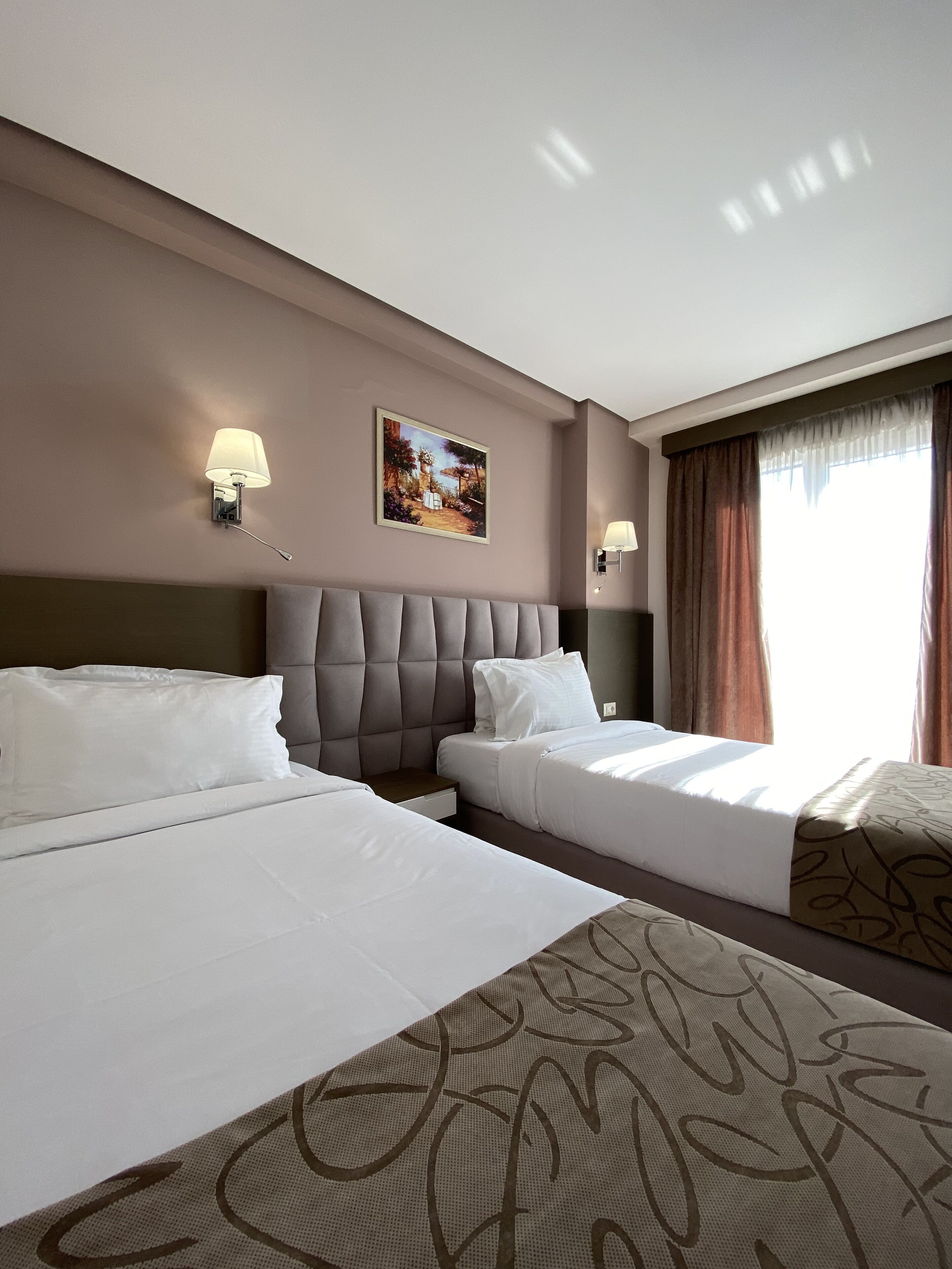 city twin room | 1 bedroom, minibar, individually furnished, desk