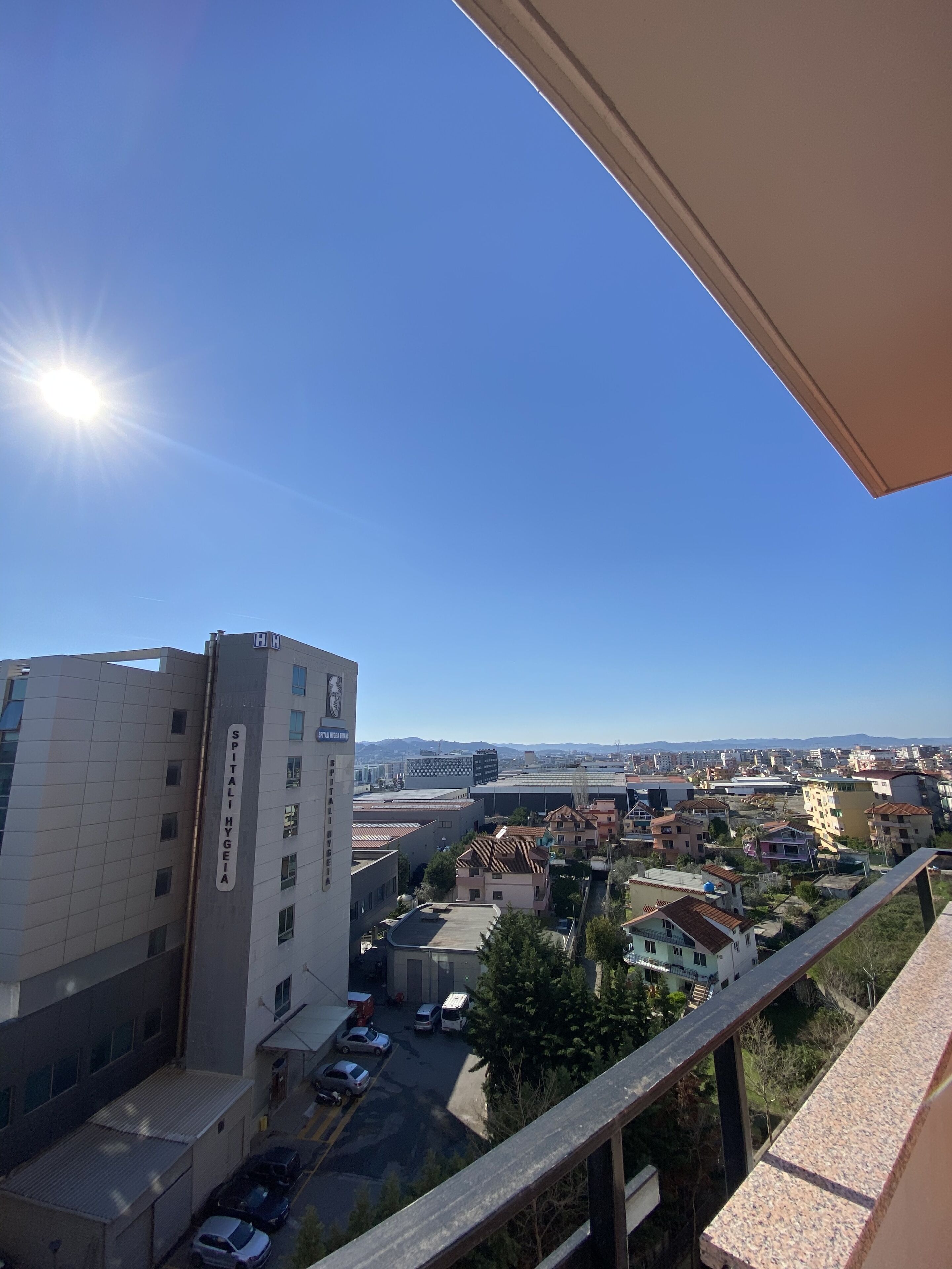 Tomannsrom – city | Utsikt fra balkong