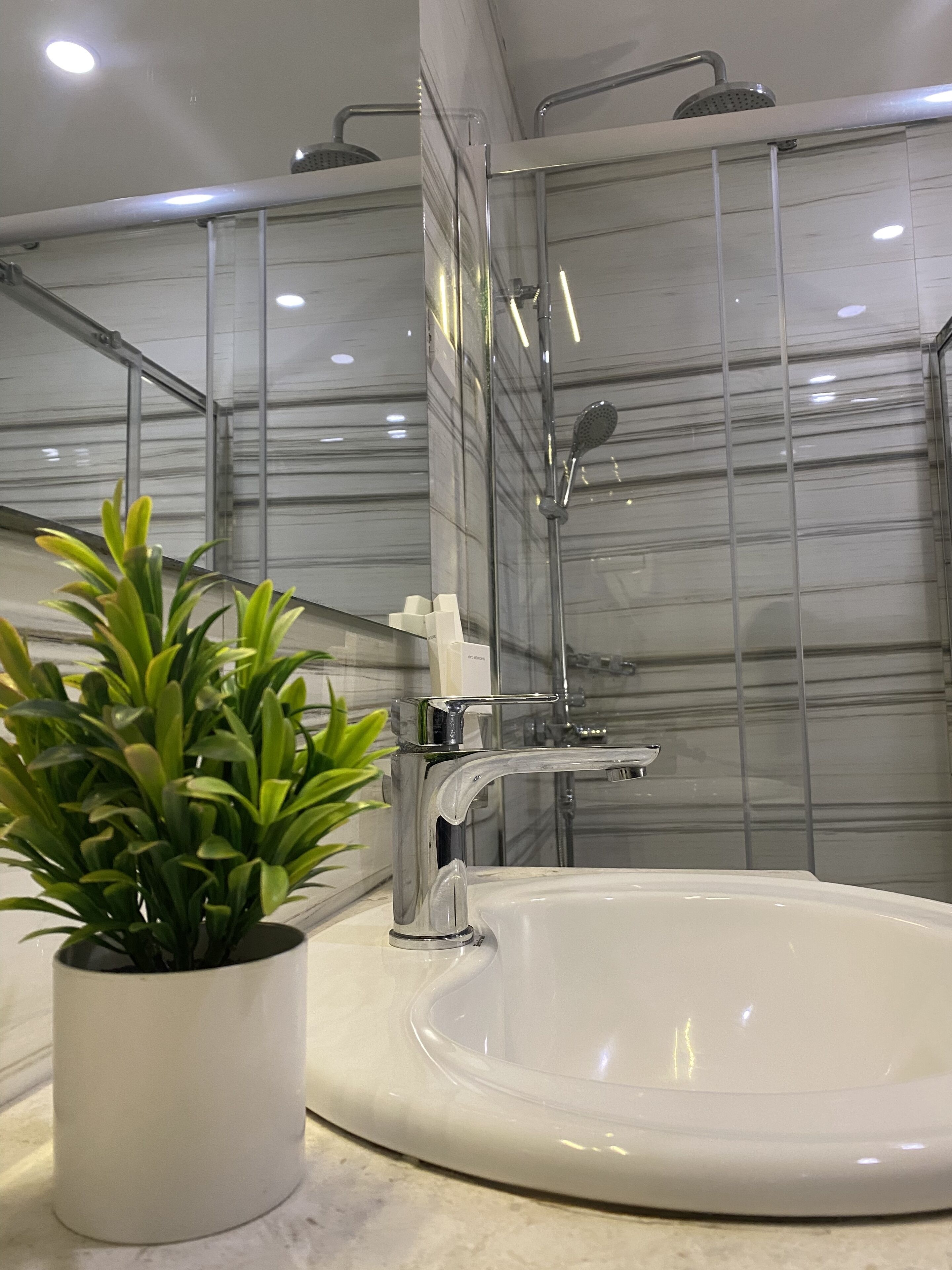 comfort double room | bathroom | shower, free toiletries, hair dryer, slippers