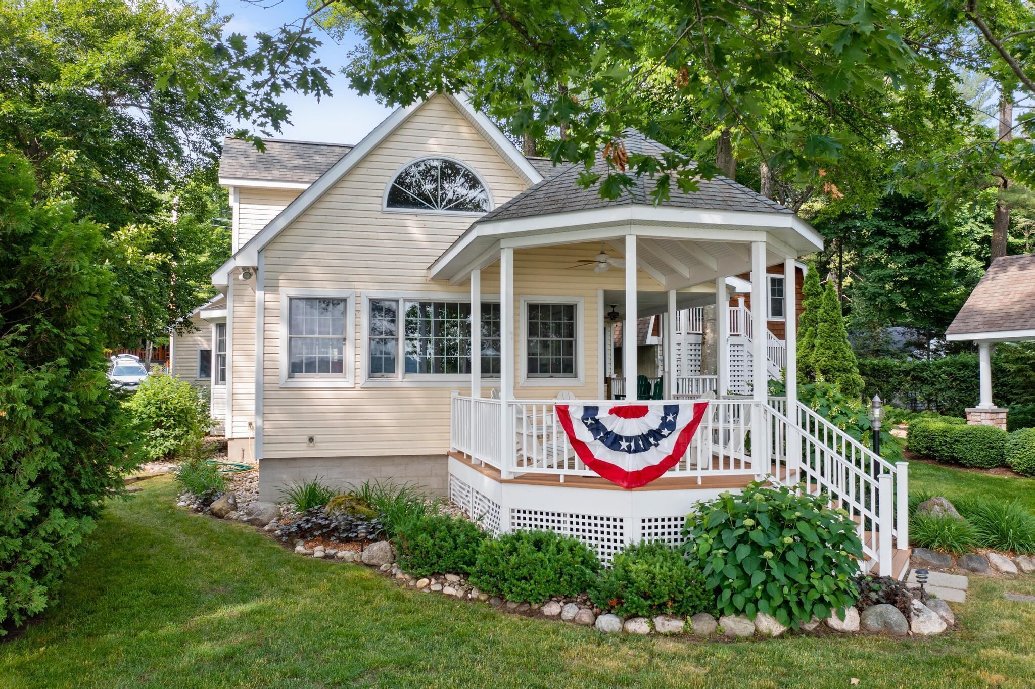 Enjoy Walloon Lake. Enjoy the Walkable Activities. Enjoy Your Vacation!