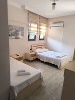 Deluxe Triple Room | Soundproofing, free WiFi, bed sheets