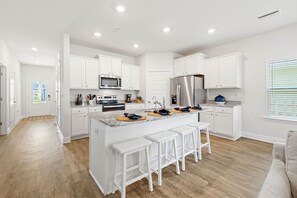 Refrigerador, horno, placa de cocina, lavavajillas